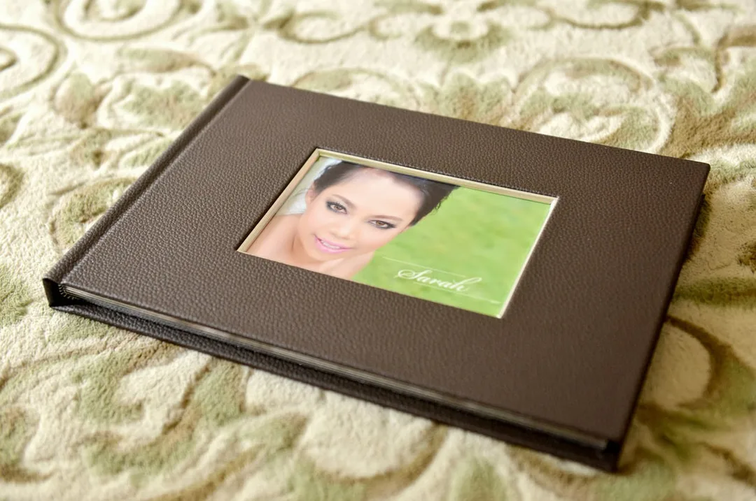 Album Kahwin Cover Window