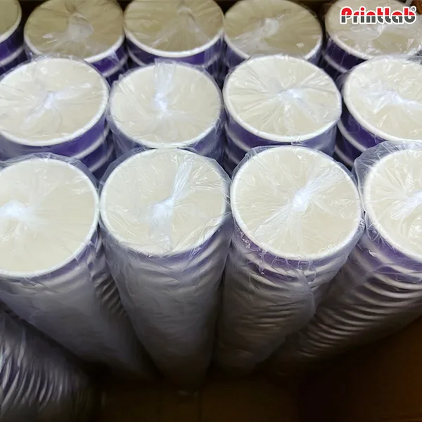 Disposable paper cups with professional custom print for restaurant and beverage business