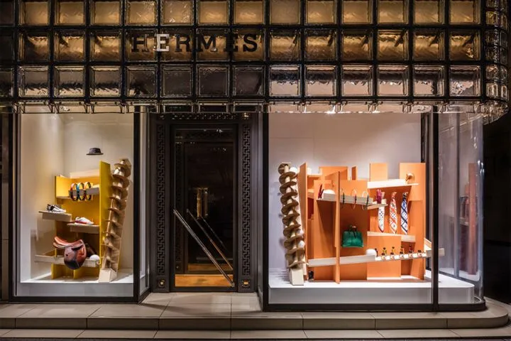 Fashion Window Display Installation